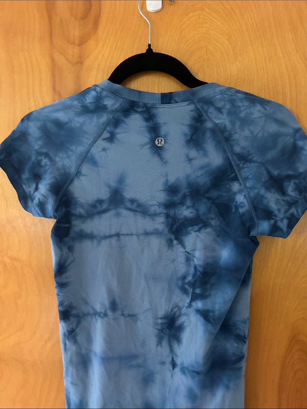 lululemon athletica Blue Tie-Dye Short Sleeve Top - Picture 5 of 6